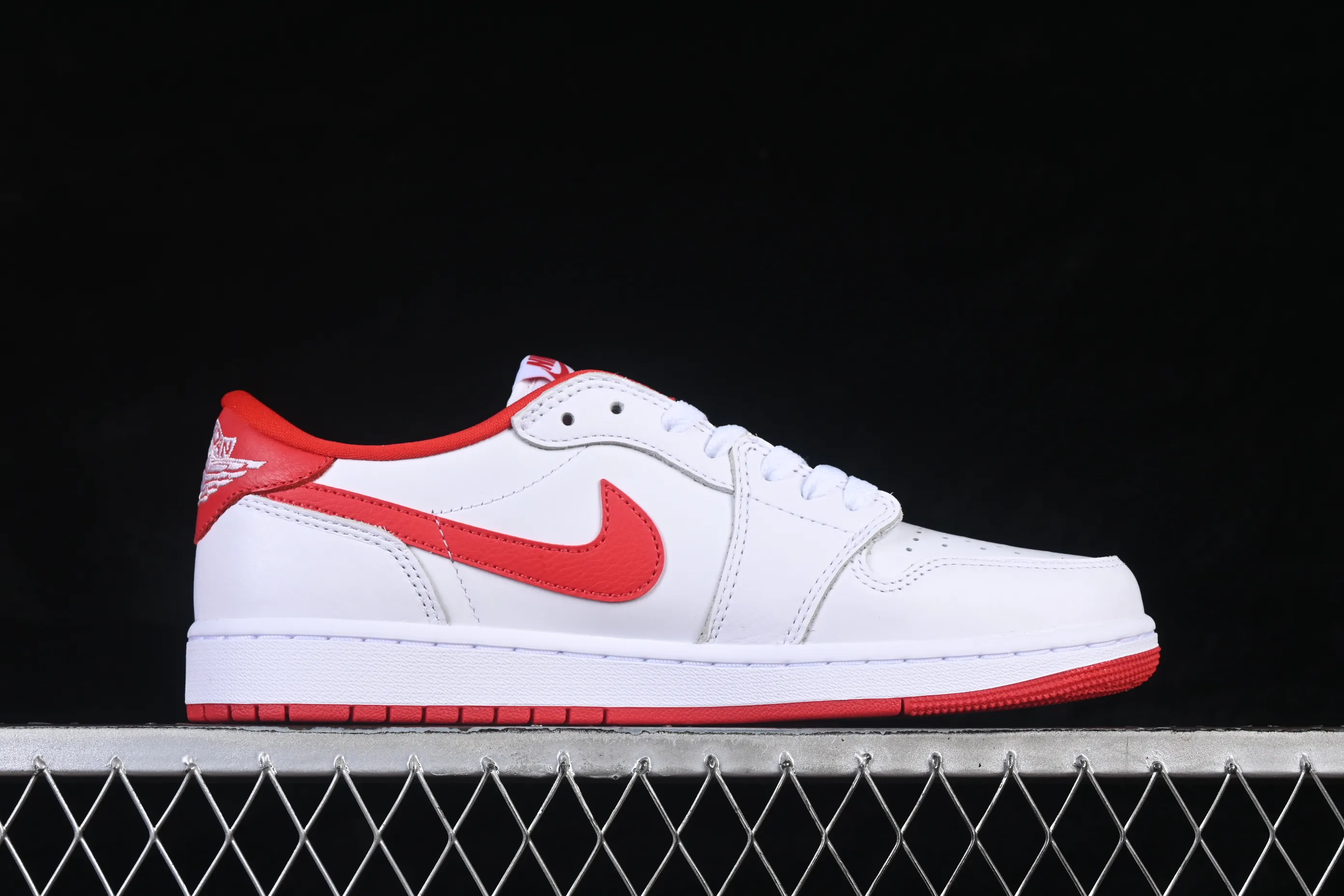 All categories Air Jordan Jordan series basketball shoes Air Jordan 1 Low foreign trade version Air Jordan 1 Low OG "University Red" AJ1 Joe 1 University Red low-top cultural and casual sneakers CZ0790-161